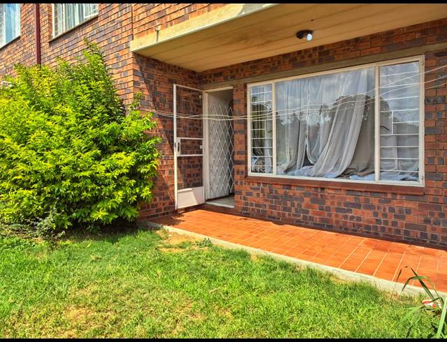 2 BEDROOM APARTMENT FOR SALE IN FERNDALE